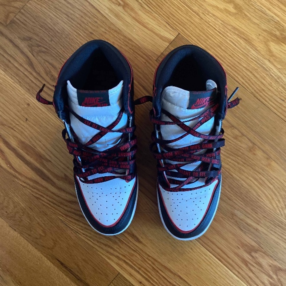 Air Jordan 1 Bloodline 7Y (8.5W)